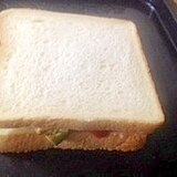 アボカド温泉卵チーズサンドイッチ